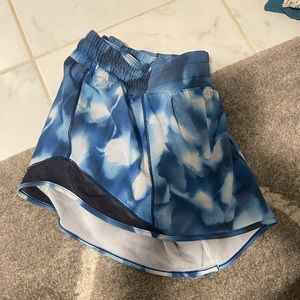 Lululemon hotty hot short, 2.5in
